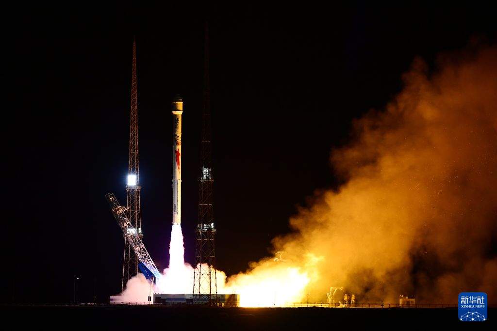 一箭十星 朱雀二号改进型遥四运载火箭发射成功