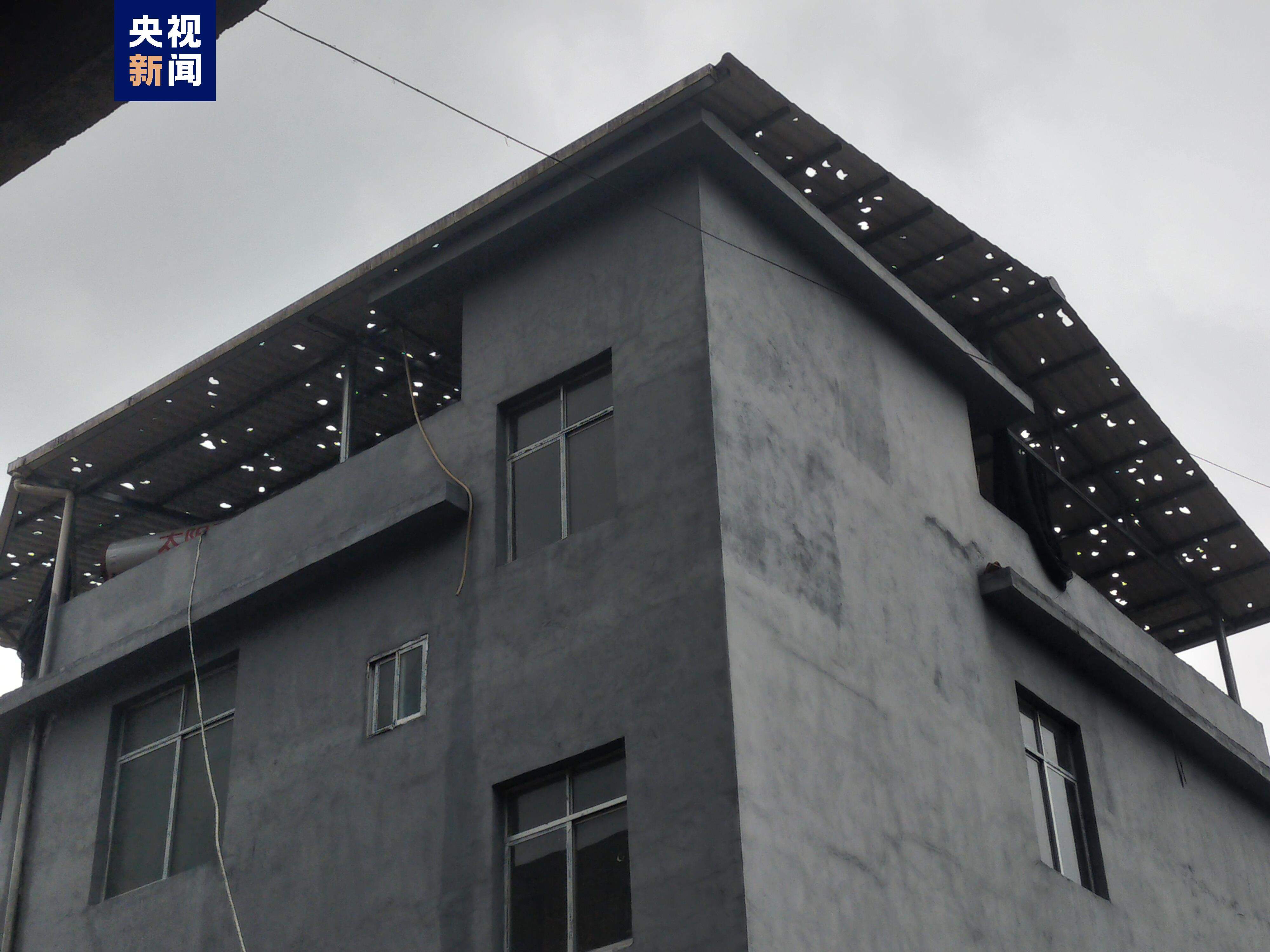 受冰雹天气影响 广西环江多地房屋农田受损