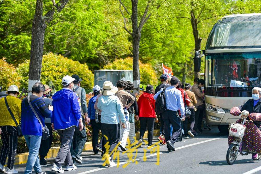 "泉"在济南过五一|济南迎来"老幼少"组团旅游观光热