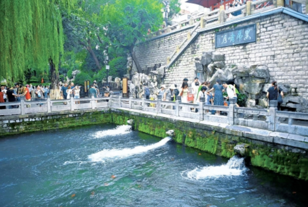 时隔211天 黑虎泉地下水位再破30米大关