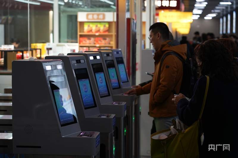 热潮涌动吹响实干“冲锋号” “马”力全开奋战新春“开门红”