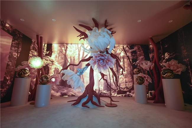 以“金”寄情，以“抱”拥暖，唤醒城市温度——中国金币“抱抱”主题快闪活动诠释东方情感哲学