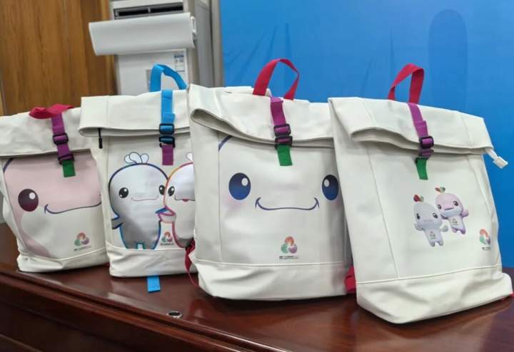 彻底火了！你认识它俩不？