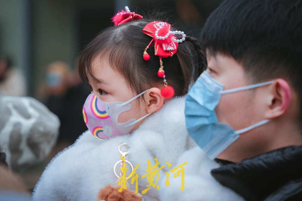 “泉”在济南过大年｜踩出浓浓年味！济南西关高跷队成“气氛组顶流”