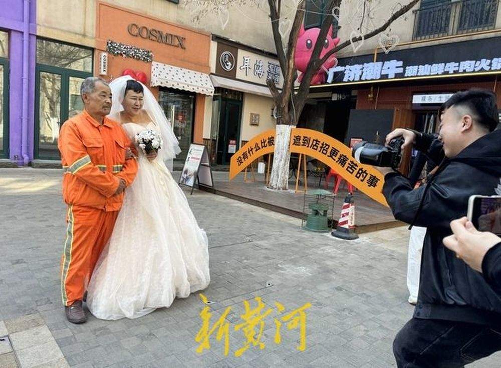 从青丝到白头，39年后他们收获了“迟到的浪漫”