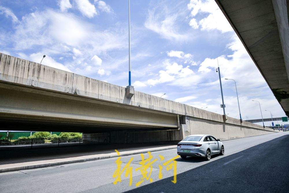 郭店立交桥西BRT站台临时停用 顶部老桥将实施顶升