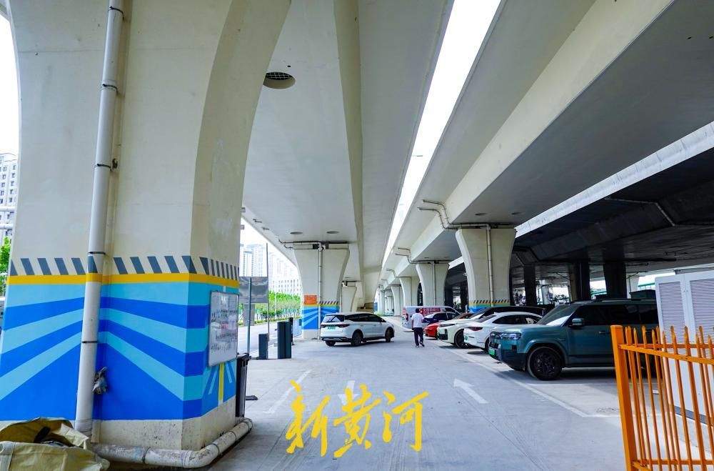 盘活桥下闲置空间,济南二环东路快速路匝道下增设停车场