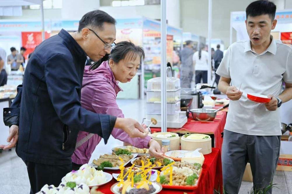 舌尖盛宴!鲁菜美食推广季开启,市民沉浸式逛吃