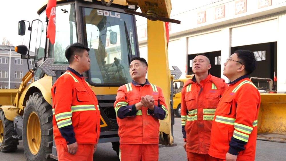 新华视点｜致敬劳动者 平凡岗位上的光芒万丈