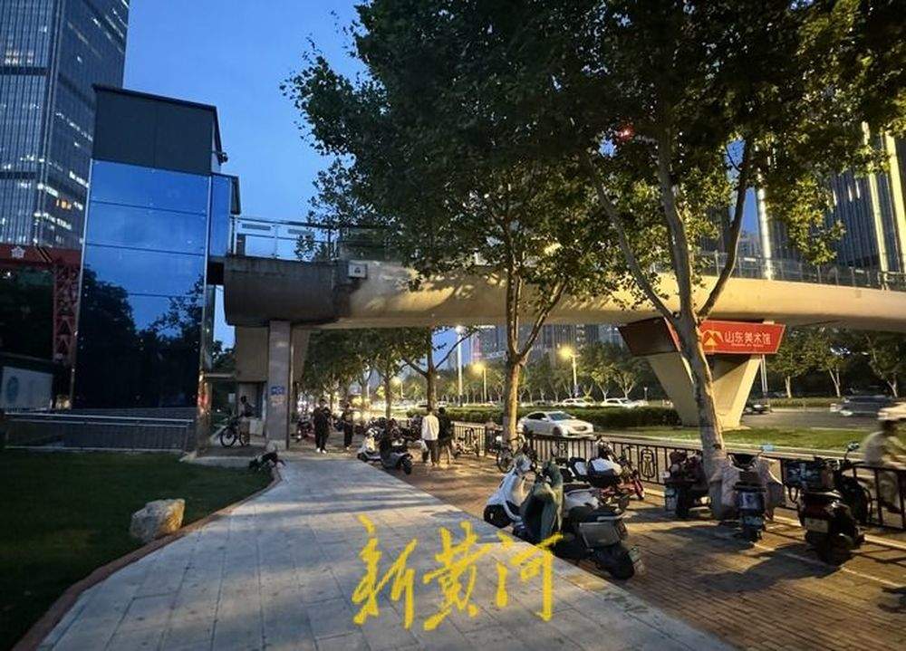 济南多处过街天桥自动扶梯停运,部分电梯老化严重亟需修缮,多方回应