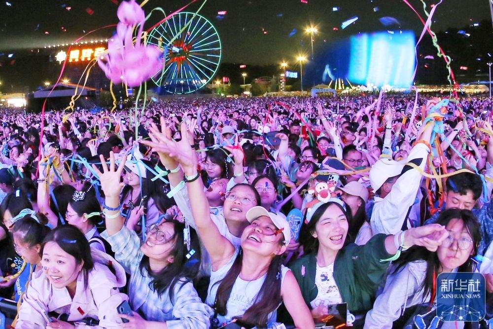 “五一”假期游 越夜越精彩