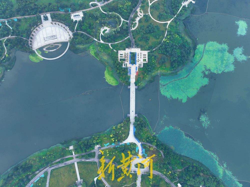 一年四季 泉在济南丨秋雾中华山湖畔如同水墨丹青画