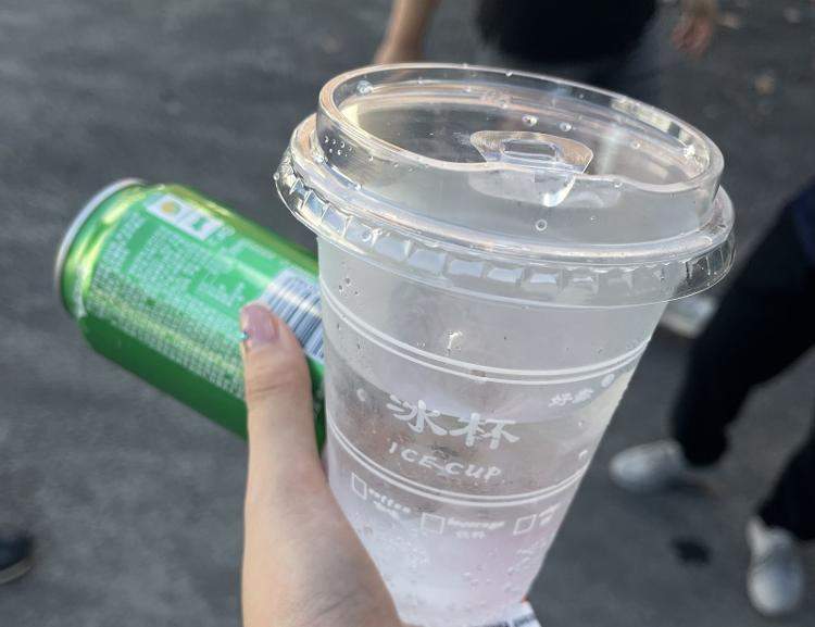 “冰+X” 成夏季时尚单品，有企业销量年涨30%、月产300万杯