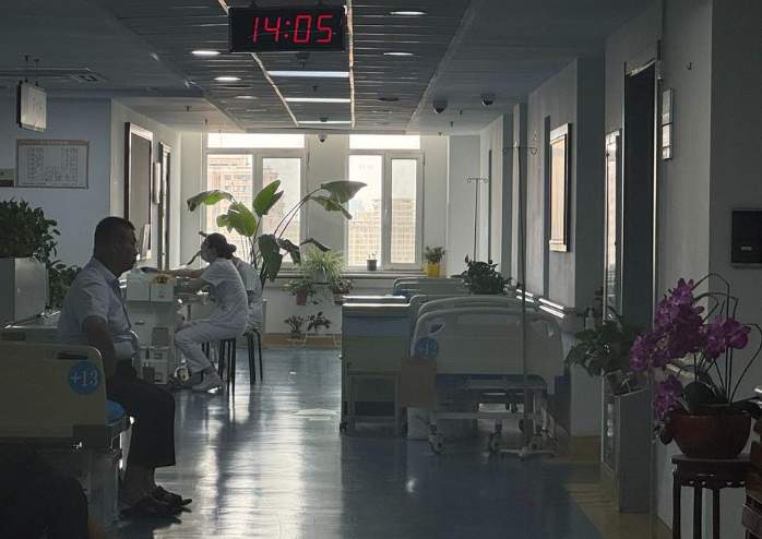 济南“免陪照护服务”尚未落地，收费标准受关注