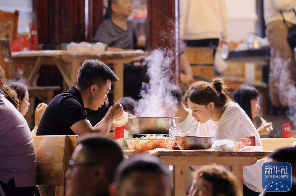 “五一”假期游 越夜越精彩