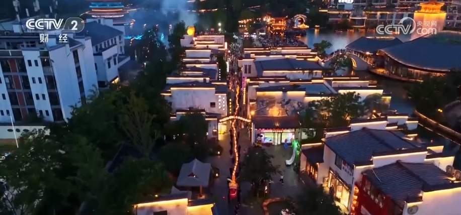 全国各地迎“夜体验”热潮 探索“日游园+夜观演”全时文旅新生态