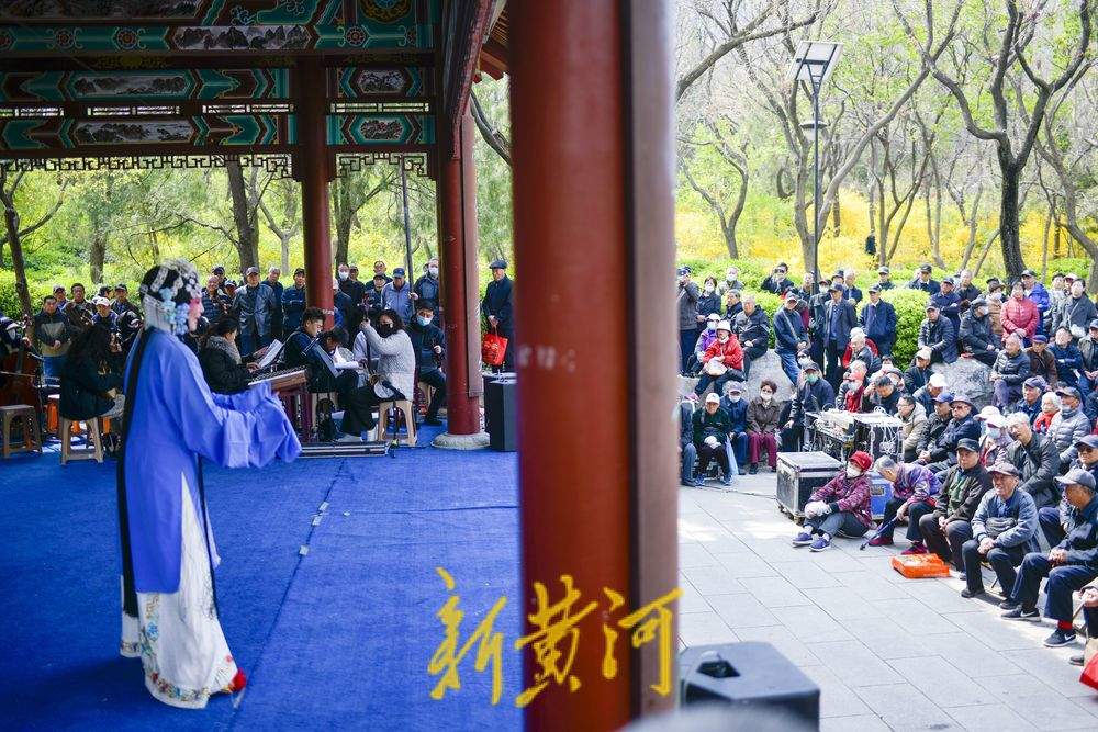 传统戏曲唱响三月三庙会 千佛山景区送上文化大餐