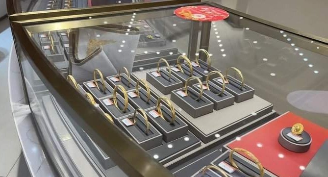 再创历史新高！济南有门店金饰冲到761元/克