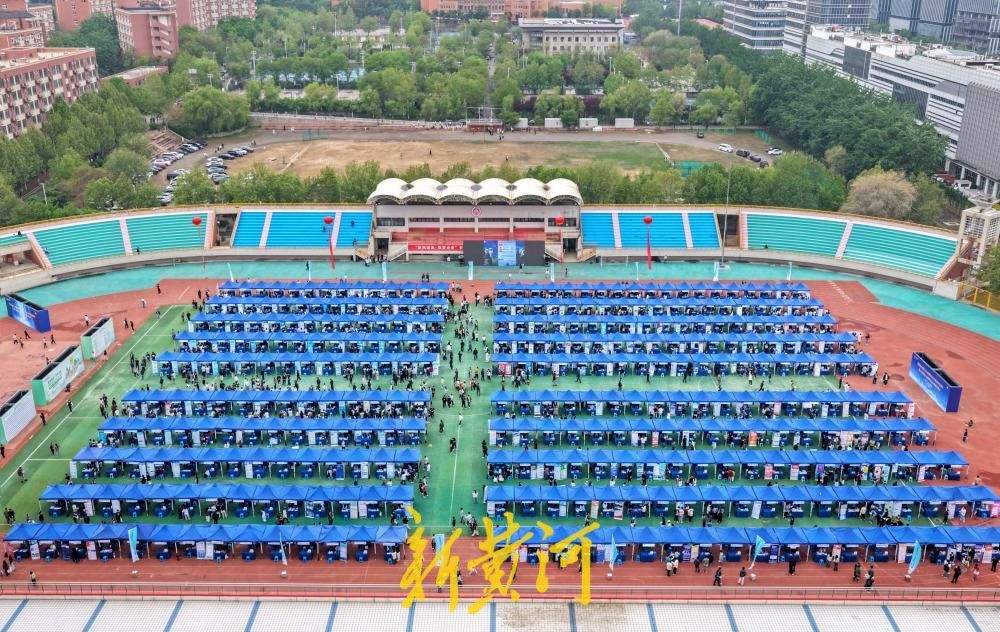 提供2.2万个岗位，建设行业人才招聘会在山东建筑大学举行