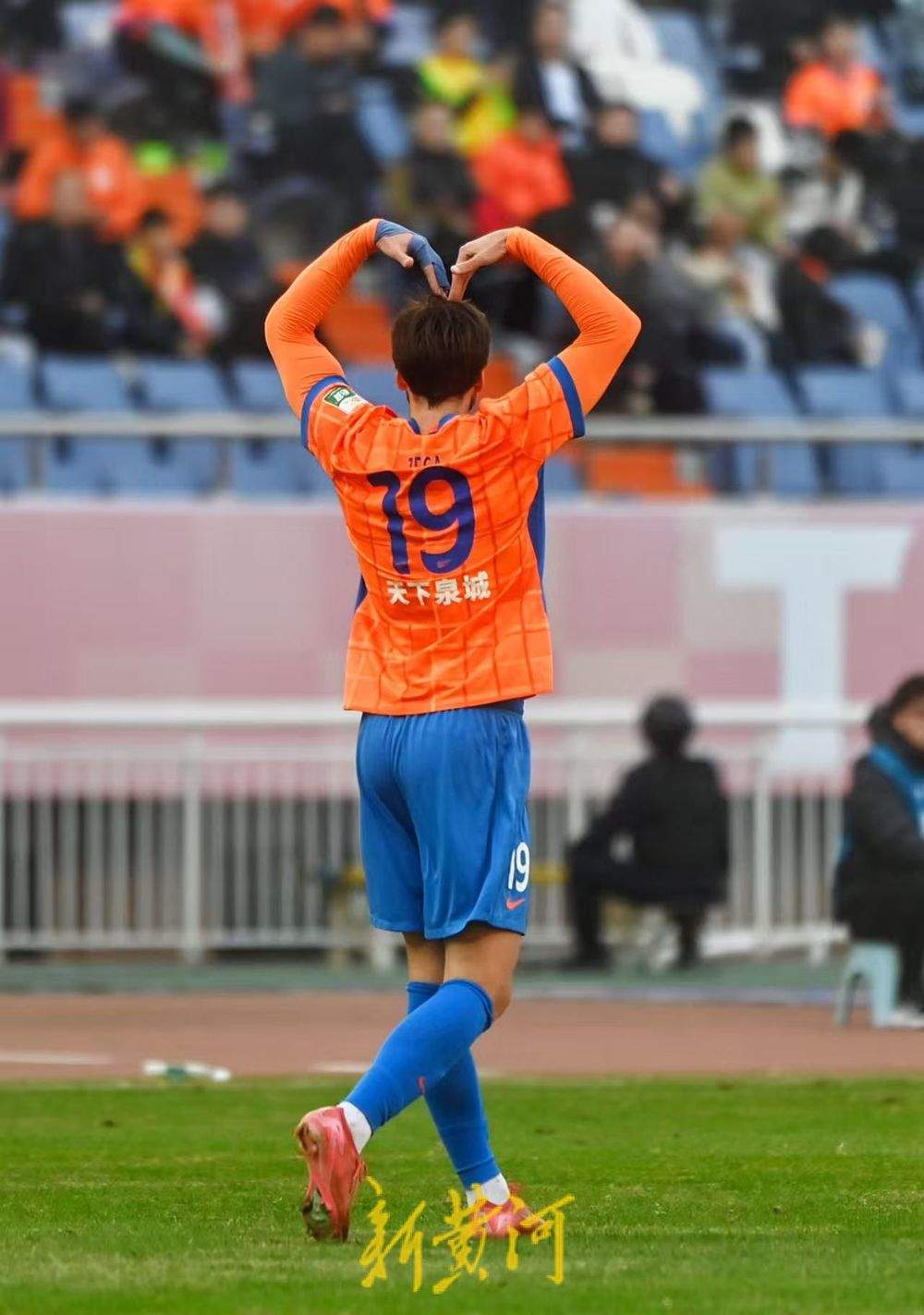 胜利收官！泰山队主场2比1小胜津门虎，瓦科打进一球罚丢一球