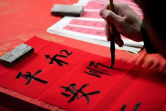 国兰珍品荟萃，2026泉城新春兰韵艺术展暨年宵花消费季拉开帷幕