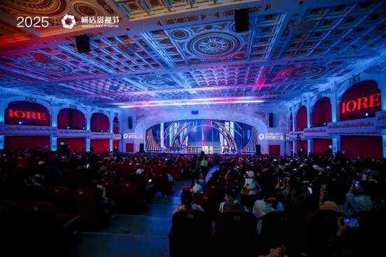 专业化妆师品牌IORE瑷亦亮相横店,以“影视级底妆”树立行业新标准