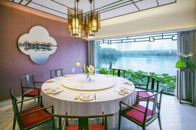 中秋团圆宴预订火热 近一周“中秋餐厅”搜索量增长433%