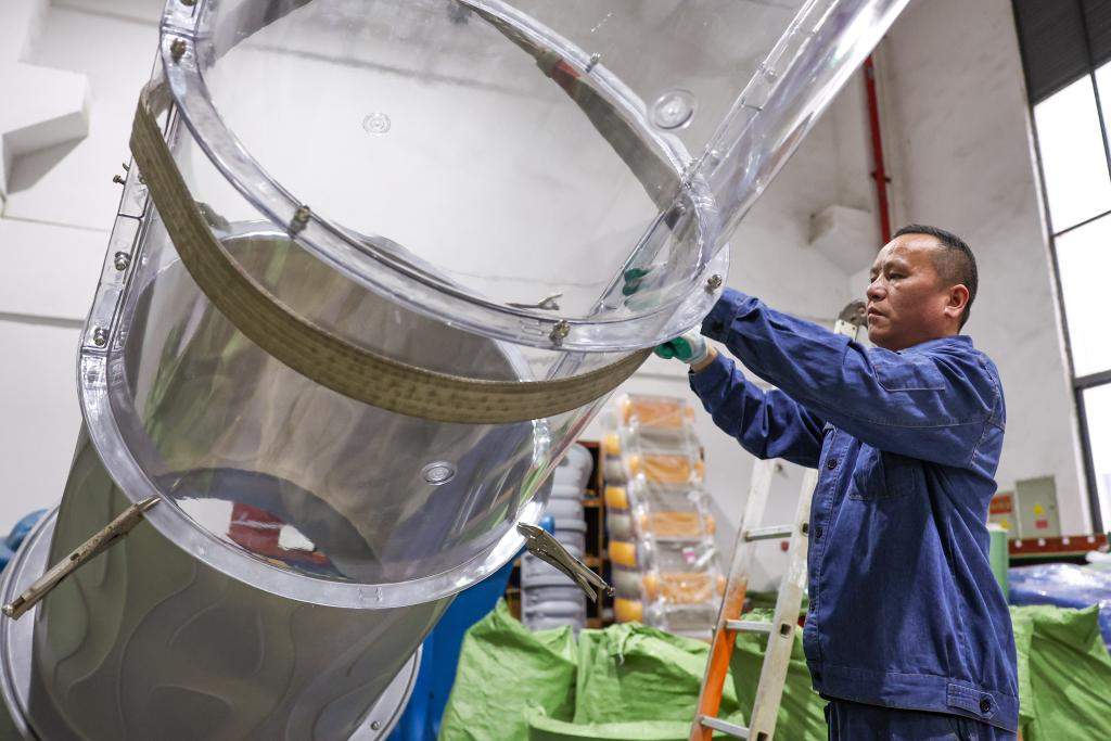 中国经济样本观察·“镇”了不起丨孩子的“快乐老家”在这里！“玩”出来的50亿元“教玩产业”