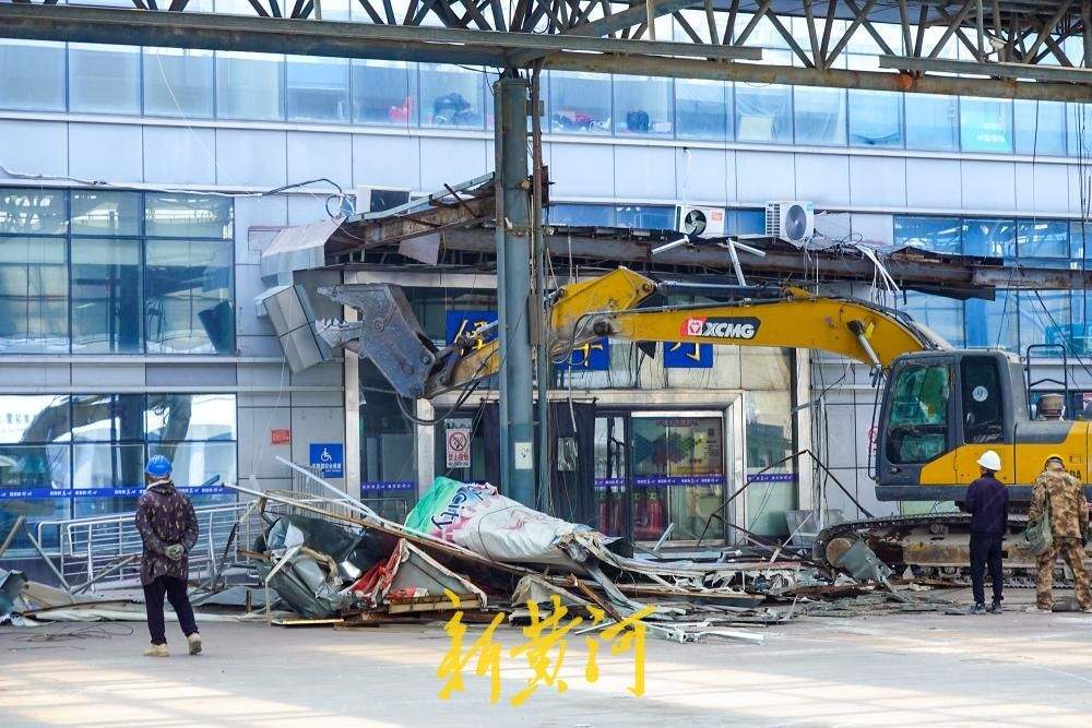 济南火车站南侧两大标志性建筑“退场”