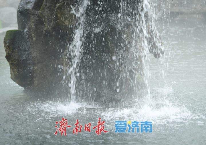 持续喷涌近200天，济南月牙泉生机勃勃迎元宵佳节