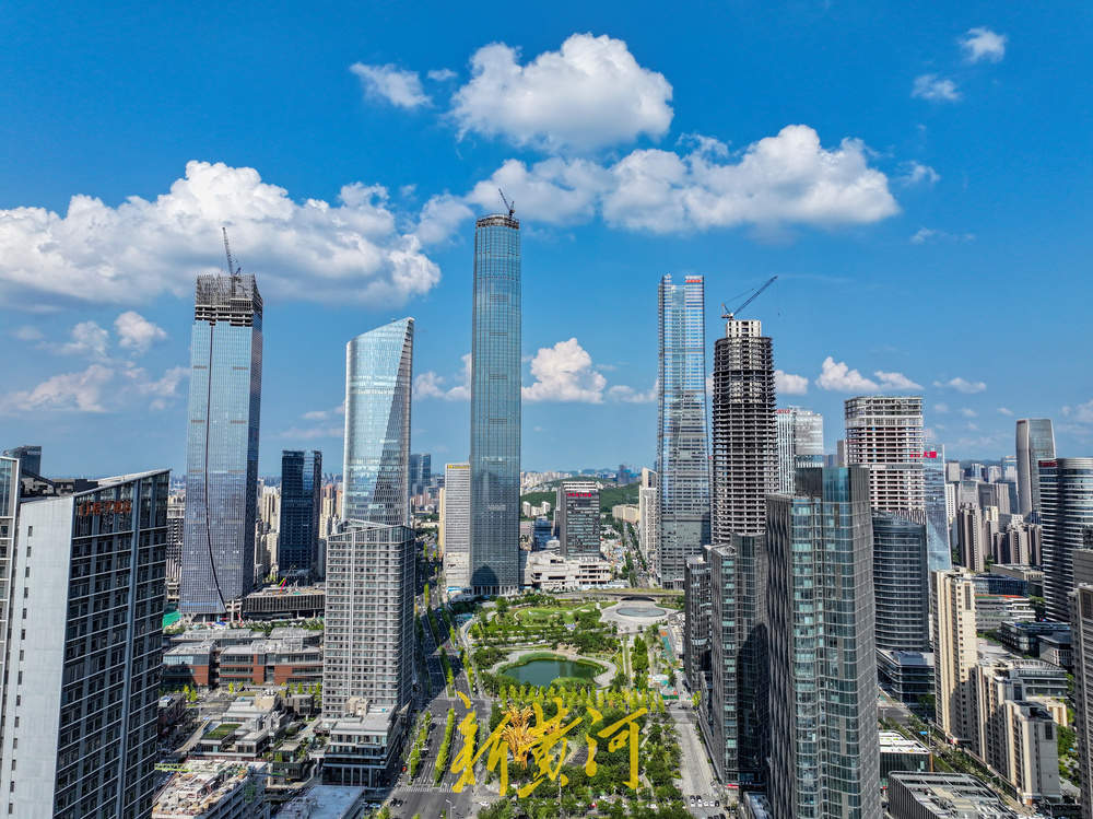 向云端！济南CBD上演自然与城市的“天地对话”