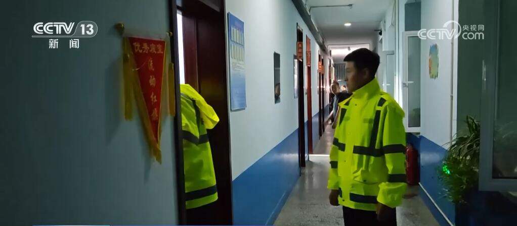 强降雨致吉林蛟河数千名群众转移 集中安置点内村民生活平稳有序