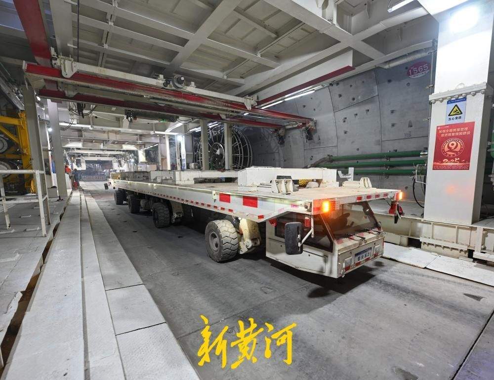 通车后，起步区到机场10分钟可达！跨黄超大直径盾构隧道济南航天大道穿黄隧道盾构段首线贯通