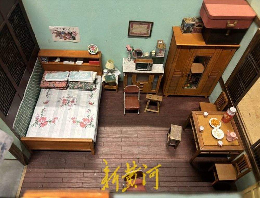 济南手艺人微缩复原《小巷人家》：屋子有200多个零件，最小的仅1厘米
