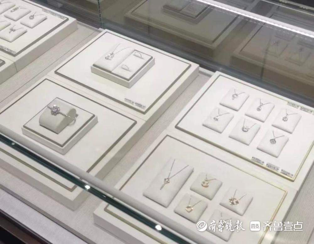 万元钻戒回收仅千元,“钻石恒久远”咋失灵了?