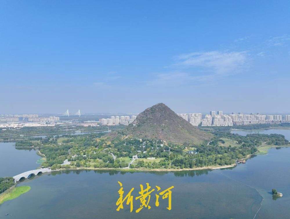 秋染华山湖，天高云淡邂逅济南湖山胜景