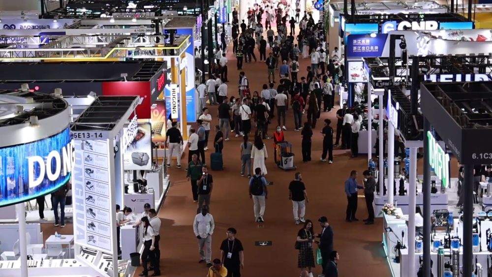 新华视点｜消费向新 外贸向暖——从多场景看中国经济活力