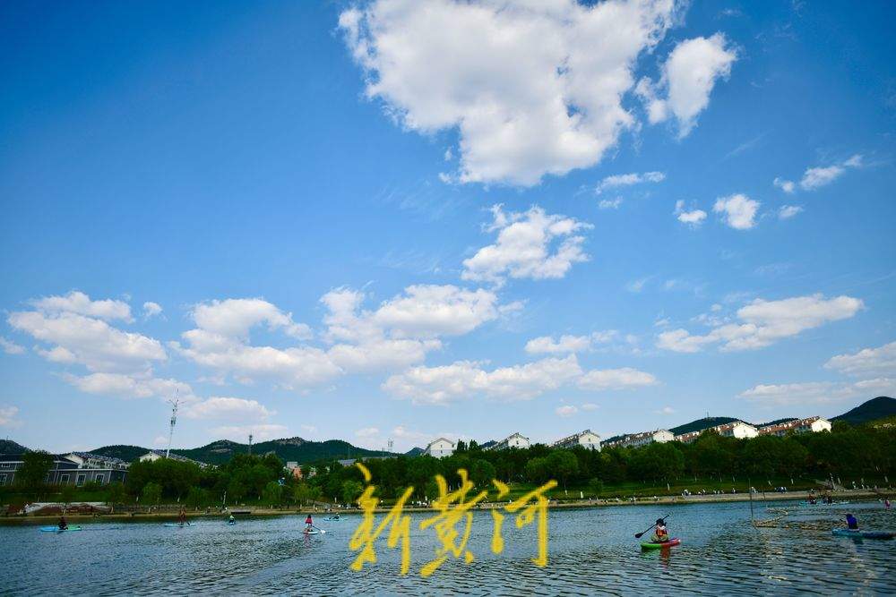 泉城初夏限定美景，蓝天白云悠悠入画来