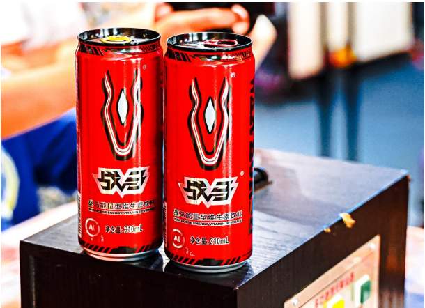 补充能量就选国产能量饮料战马,点燃冬日室内运动活力节奏