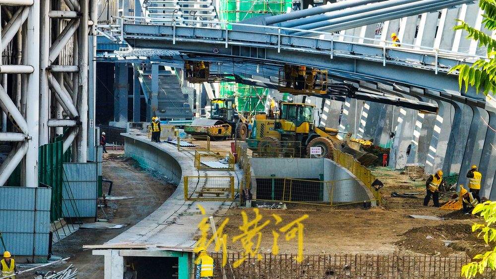 济南火车站北站房呈现雏形，新建站台与“老站”连通 