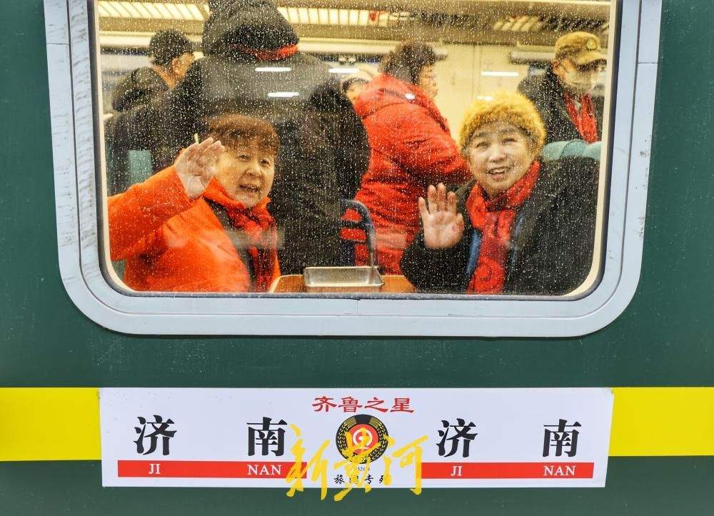 坐上“慢火车”赶大集，寻年味