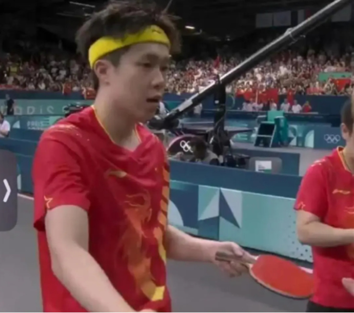 为要一个公道！王楚钦球拍被踩事件正在调查 记者回忆现场