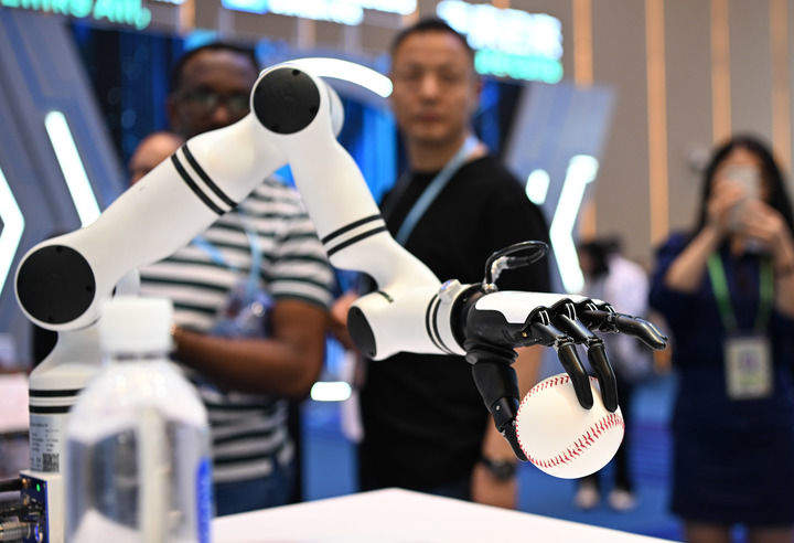 提“智”向新，奔向未来——当前机器人产业观察