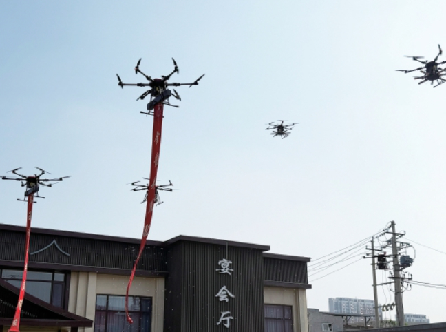 送快递、送外卖、送药品、婚礼表演……在济南，无人机何时飞入寻常百姓家？