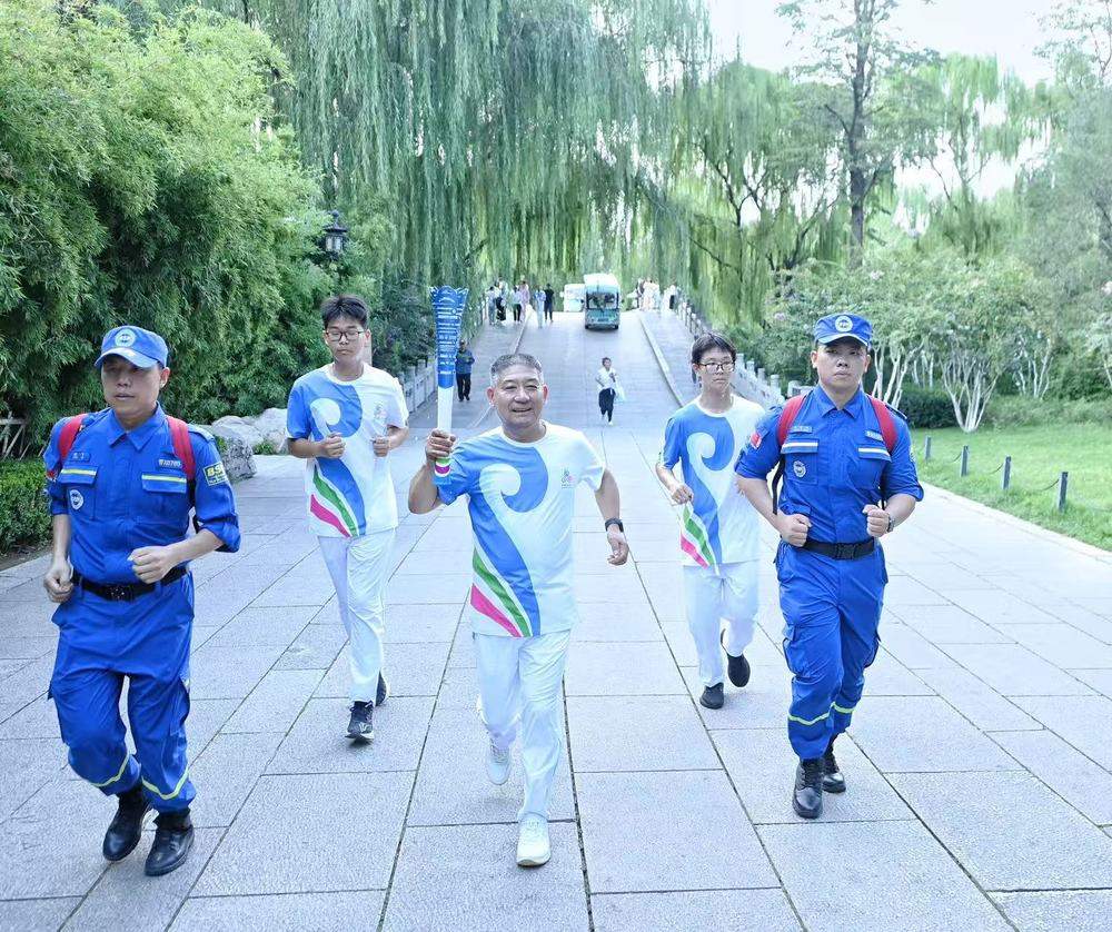 “泉炬”传递“路线图”：一幅串联济南泉水文脉的“文化长卷”