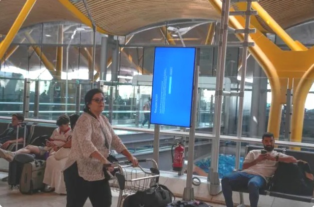 微软“蓝屏”,全球宕机 多国航班停运,金融和电信业等受影响