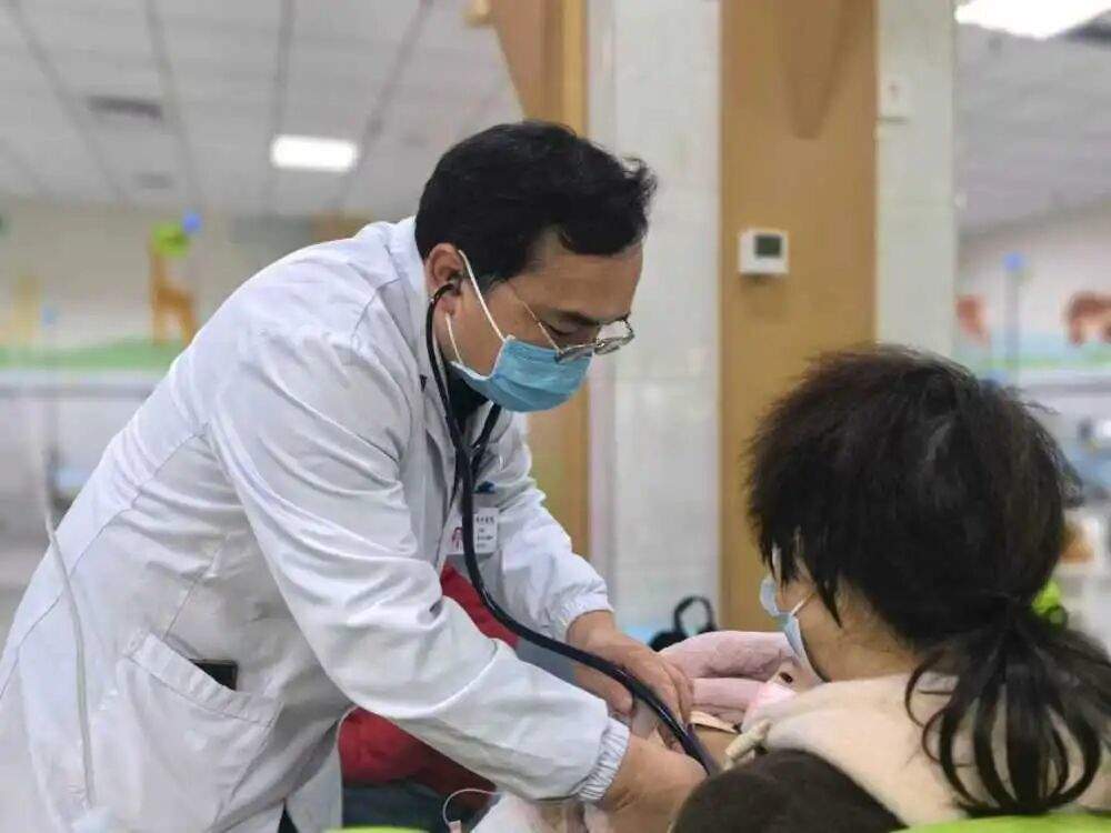 “办公室好多人都中招了”……流感季来临，如何应对？