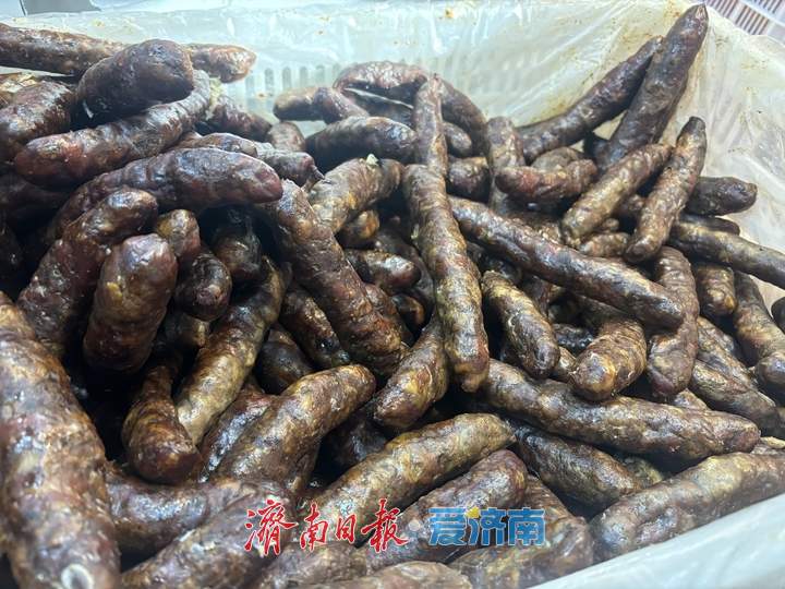 “泉”在济南过大年｜最高峰时近百人排队，济南这家老字号熟肉店里有熟悉的“年味”