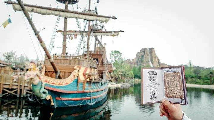 玩具匠卖“情绪”，接住“泼天富贵”