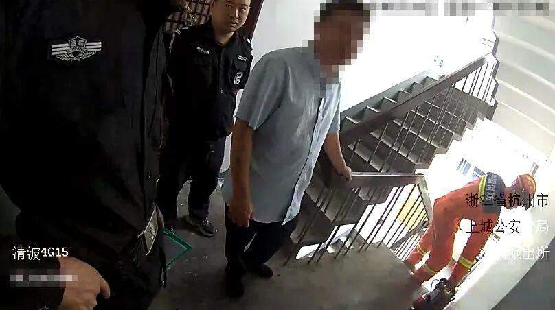 男子捡到3张纸条：“我已20小时没有进食进水，帮我……”